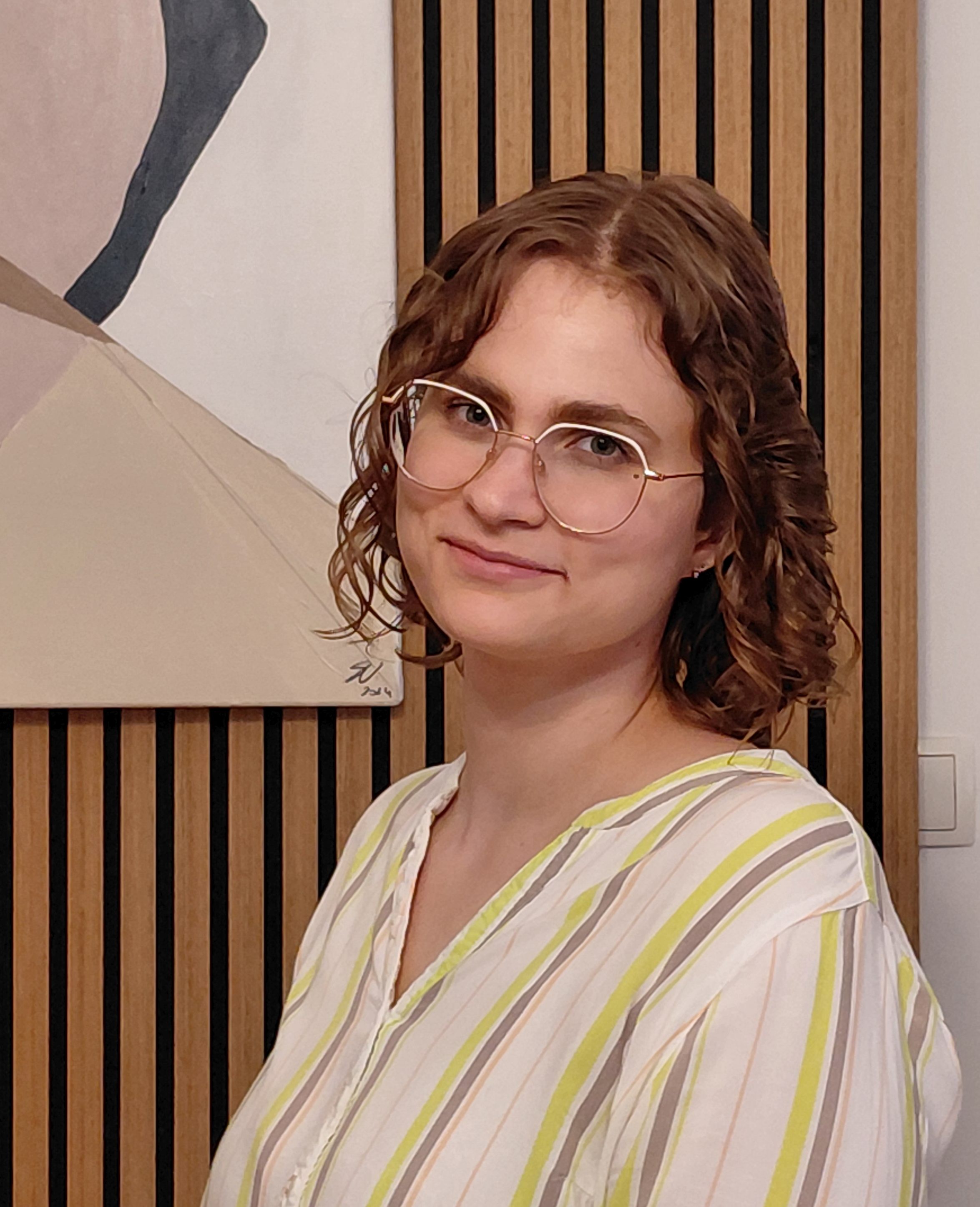 Griszbacher Kitti, Pszichológus, képzésben lévő pár- és családterapeuta, képzésben lévő gyászkísérő és gyászcsoport-vezető